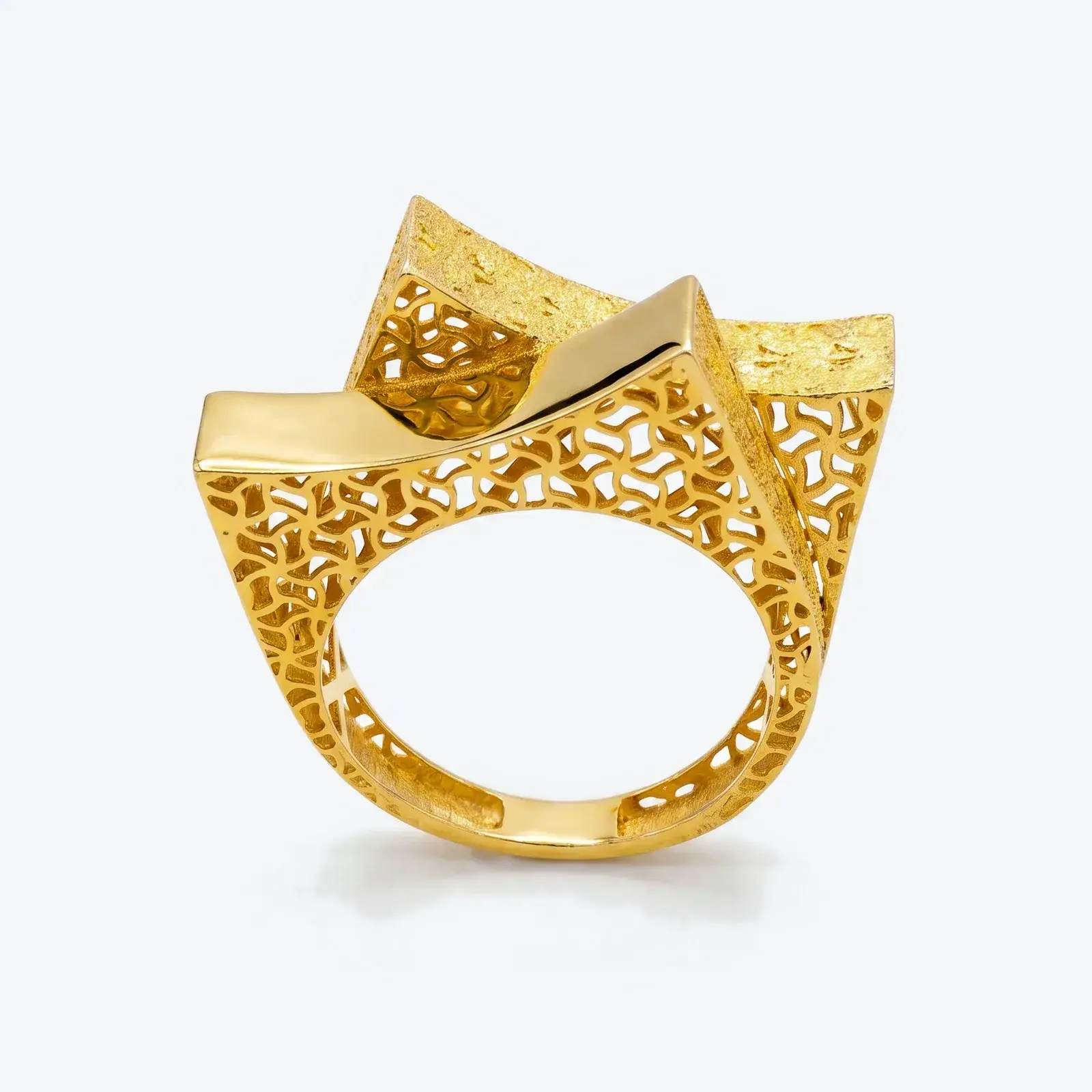 Twisted Square Lattice Ring in 21K yellow gold